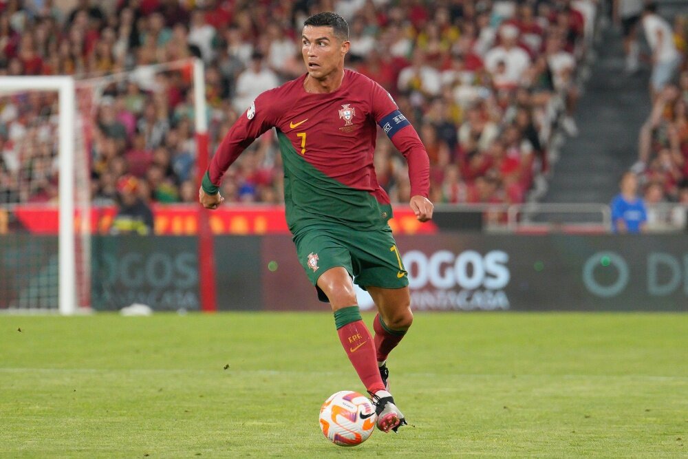 Криштиану Роналду на футбольном поле
